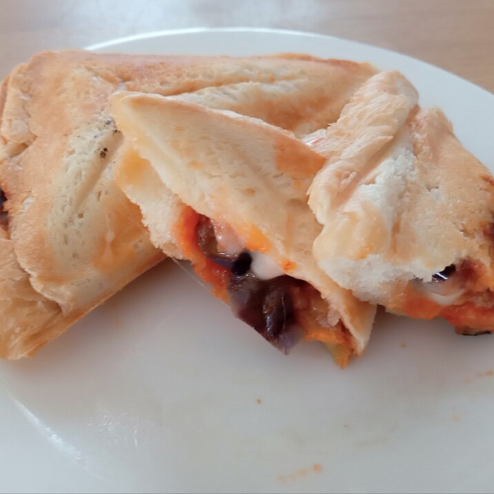 26茄子のミートグラタン風ホットサンド